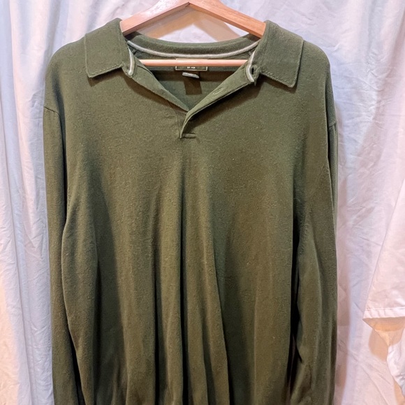 Green Eddie Bauer light sweater - Picture 2 of 2